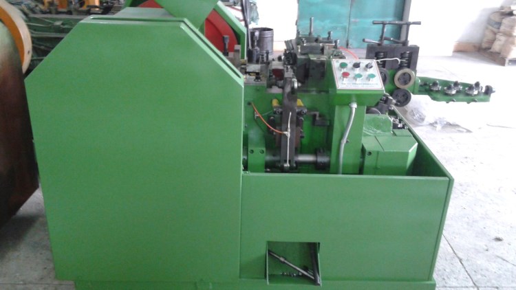 金杉公司自產自銷分半兩分兩模四沖零件冷墩成型打頭機7萬5