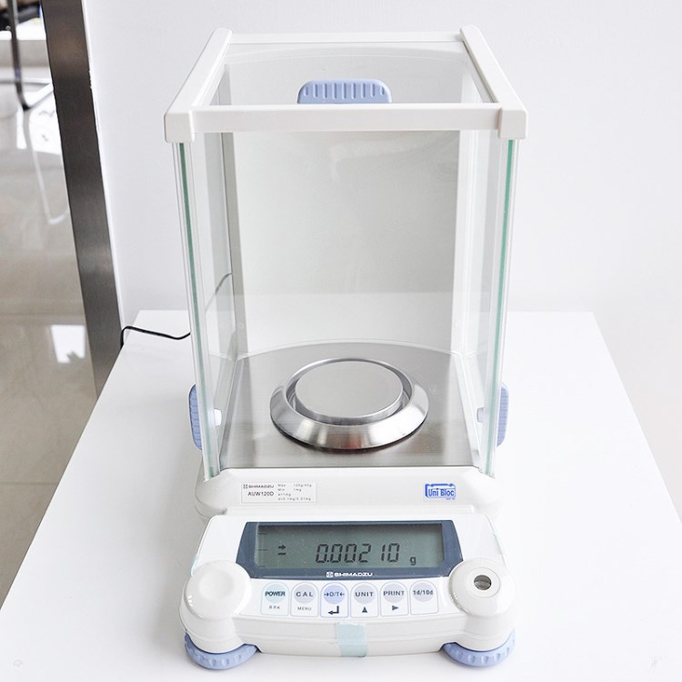 日本島津AUW120實(shí)驗(yàn)室0.1mg萬(wàn)分之一電子天平 電子分析天平