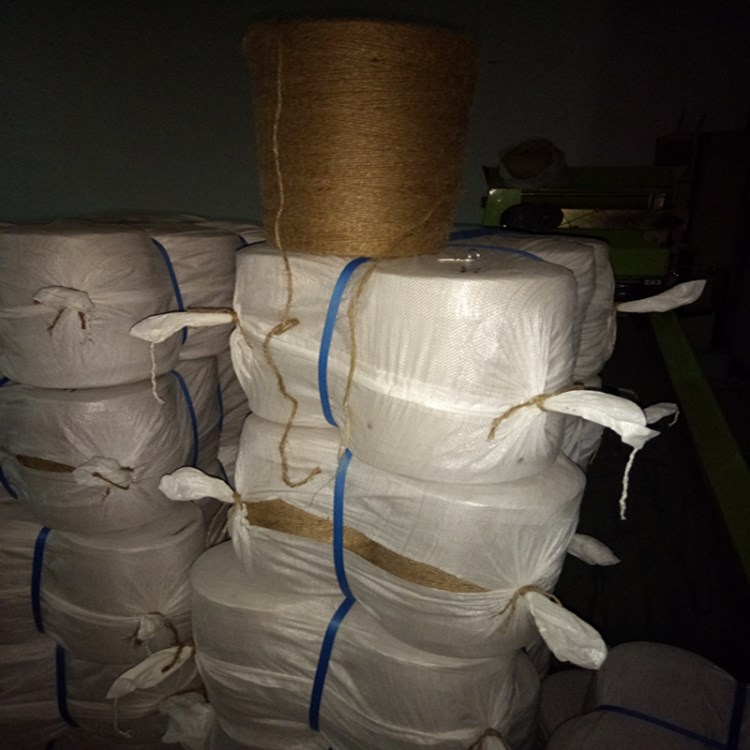 青貯打捆機(jī)專(zhuān)用麻繩秸稈 三股黃麻繩廠家 打捆機(jī)麻繩批發(fā)價(jià)格