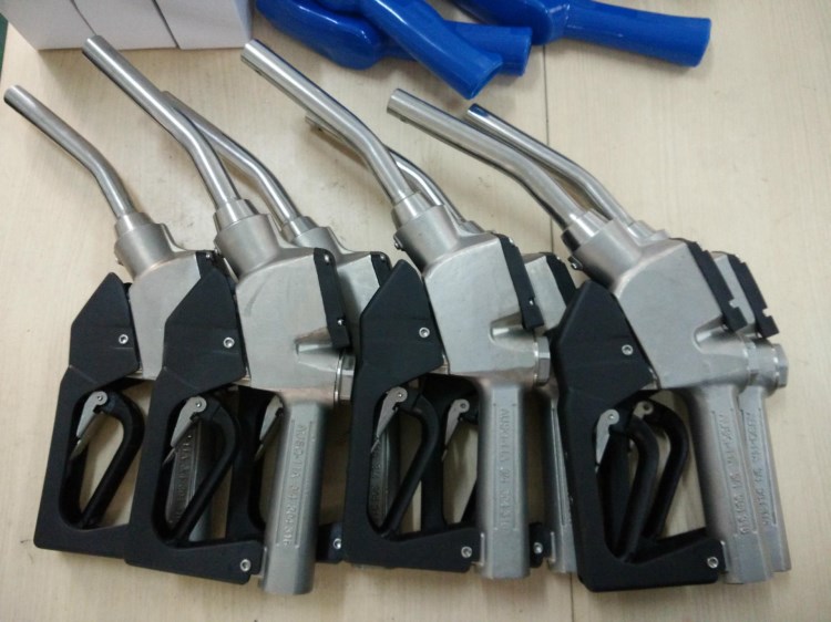 不銹鋼自封加注槍 不銹鋼加油槍 尿素加注機 尿素槍 化工加注槍