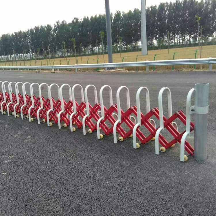 高速路口收费站喷塑伸缩式折叠护栏推拉式隔离伸缩护栏网