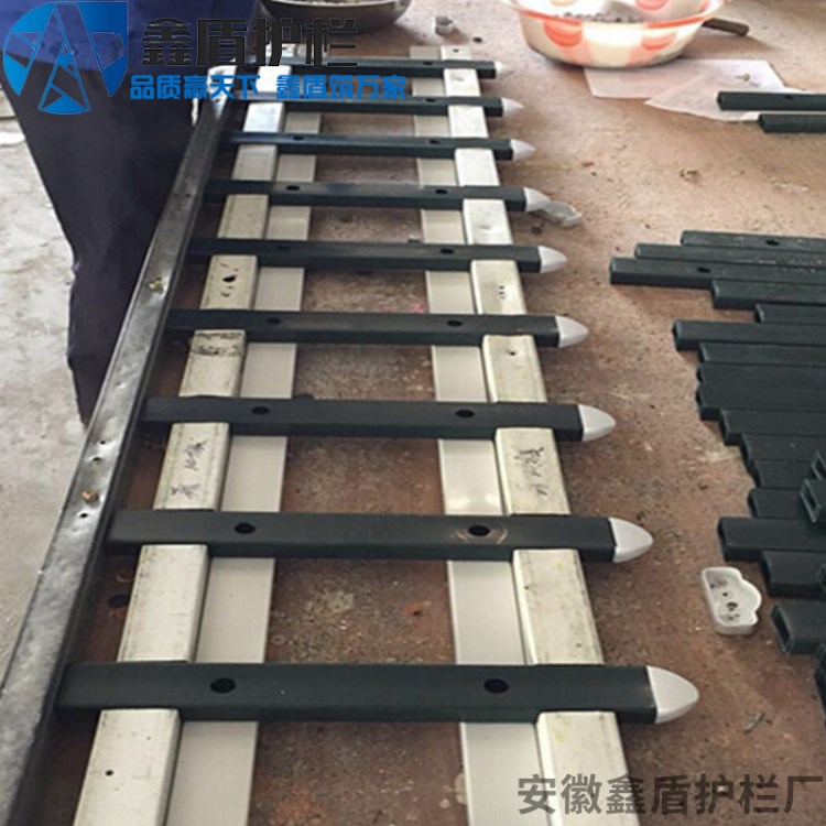 福州市綠化帶草坪護(hù)欄 南平市塑鋼護(hù)欄 河南省pvc護(hù)欄 周口市草坪