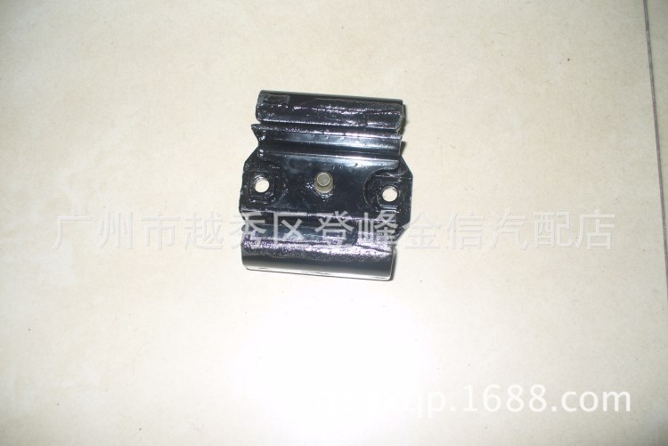 波箱腳膠 INSULATOR-ENGINE MOUNTING,REAR 11320-WJ100