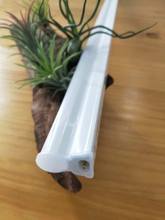 1.2米18W高亮度LEDT5商場室內(nèi)照明工程一體化全塑燈燈管
