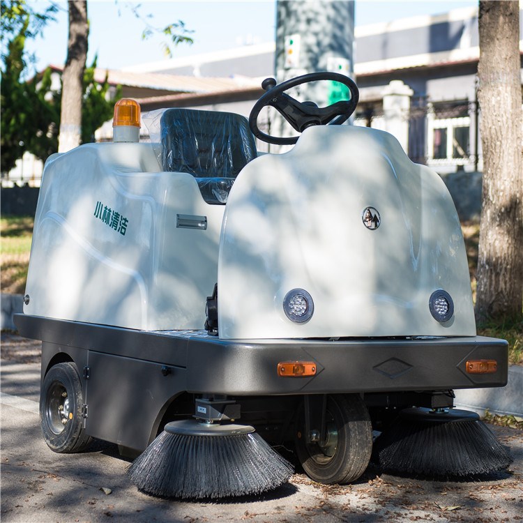 天津駕駛式電動掃地機(jī)|電動清掃車|電動掃路機(jī)|電動掃地車|電動掃