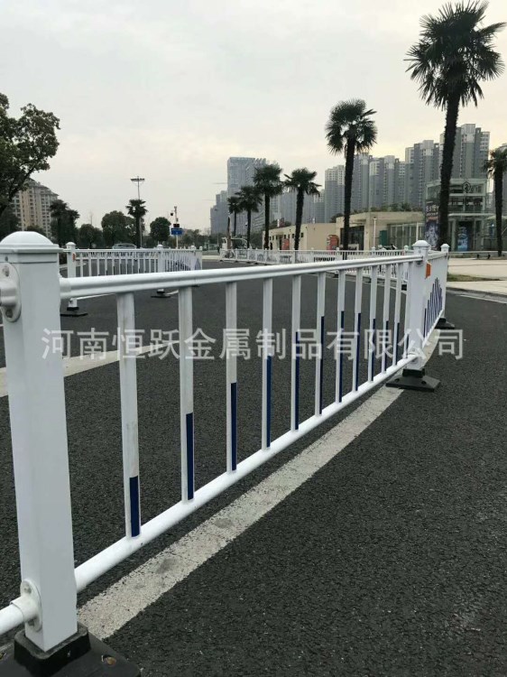 鄭州廠家定制道路施工市政隔離欄、防護鐵馬、不銹鋼護欄圍欄