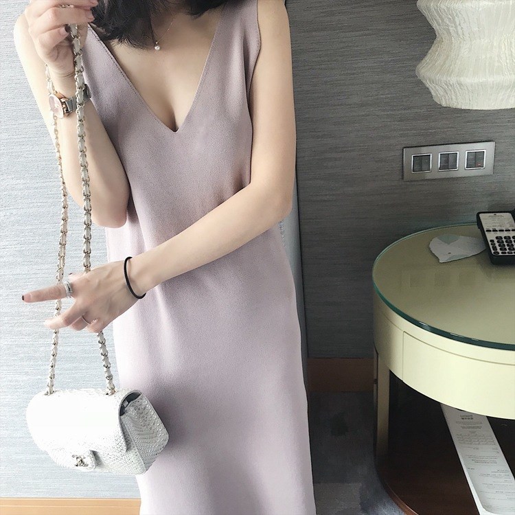 南瓜谷春裝新款開(kāi)叉連衣裙女冰絲V領(lǐng)顯瘦中長(zhǎng)款針織裙修身L266