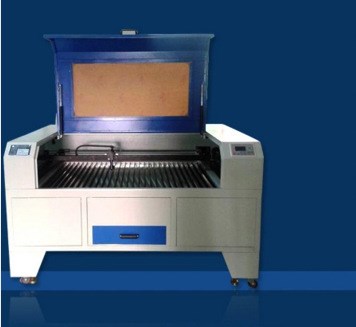 服飾、鞋子制造用鐳射閃光片，亮片加工燙鉆亞克力激光切割機(jī)