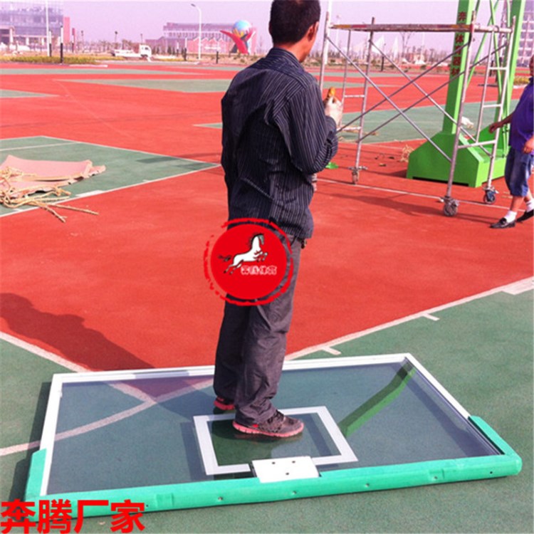 廠家銷售透明高強(qiáng)度鋼化防爆玻璃籃板 標(biāo)準(zhǔn)比賽休閑籃球板