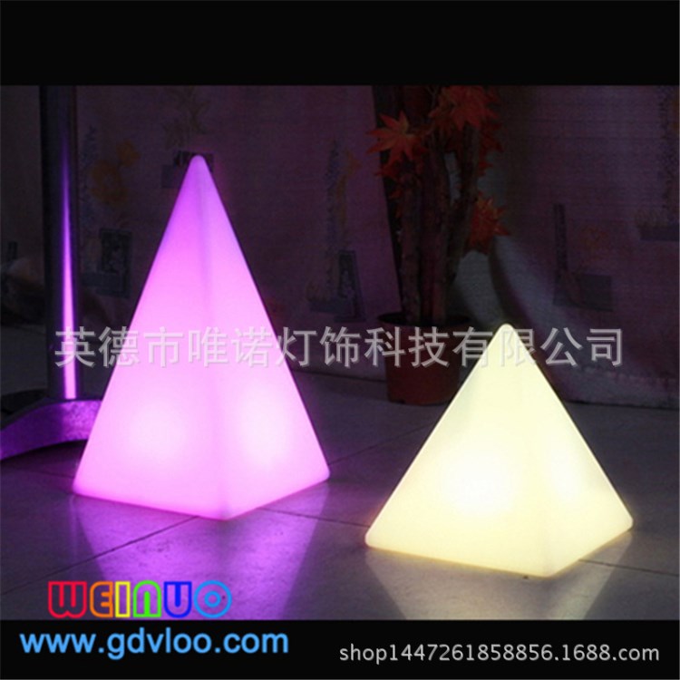 長(zhǎng)期供應(yīng)小功率LED滾塑塑料金字塔環(huán)保節(jié)能燈飾產(chǎn)品