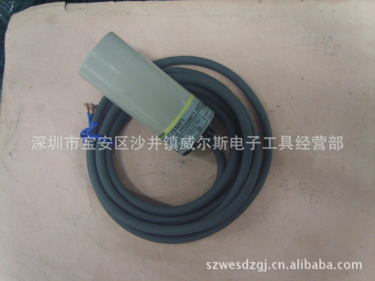 OMRON歐姆龍電容式接近開關E2K-C25MF1