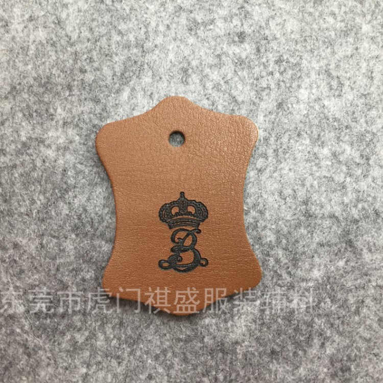 服装商标皮革定做 PU皮衣服箱包鞋帽皮标 家纺女装仿皮商标定做