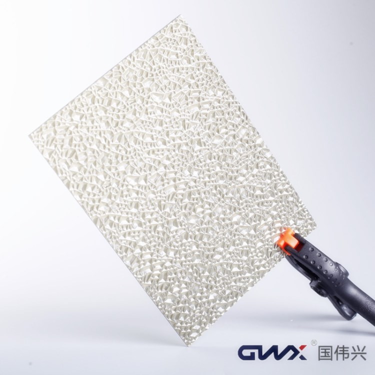 廠家直銷PC塑料板蜂窩陽光板新型大棚蔬菜大棚地鐵車棚擋雨顆粒板