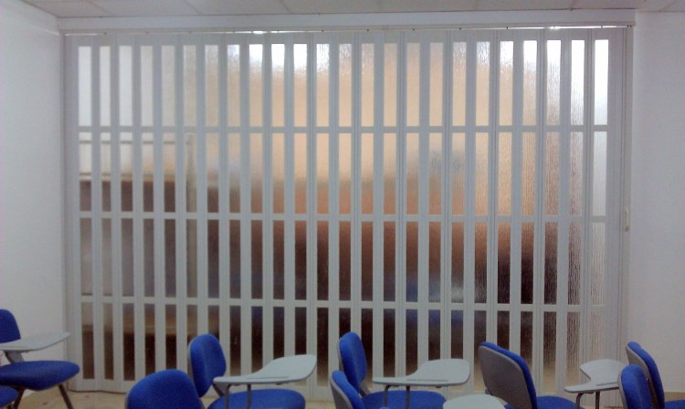 供應批發：折疊門  塑料推拉門 塑料伸縮門 透明折疊門