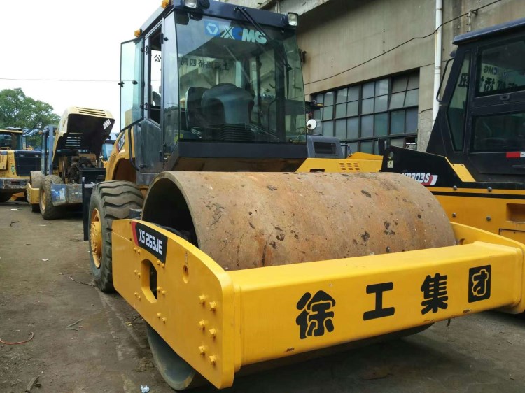 二手徐工26噸振動(dòng)壓路機(jī) 2015年二手徐工XS262J震動(dòng)壓路機(jī)價(jià)格