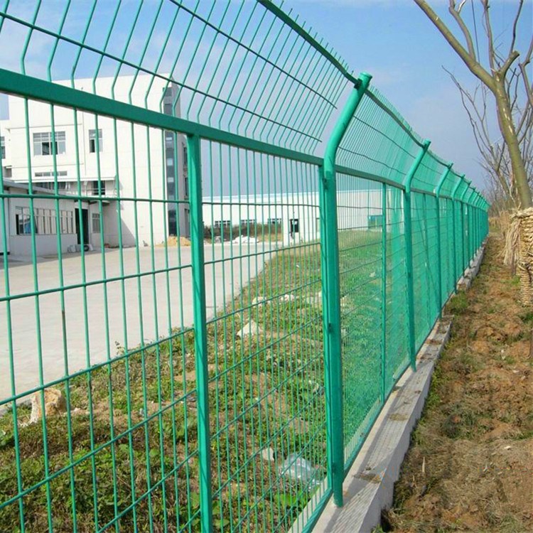 河北护栏网厂家批发 高速公路隔离栅 防护网 框架护栏网价格