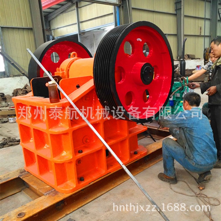 1細(xì)鄂破 PE系列歐版鄂式破 大型顎式破碎機(jī) 鄂破機(jī) 粗鄂破碎機(jī)