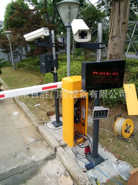 南京高端車牌識別 照車牌擋車器升降桿、南京車牌識別上門安裝