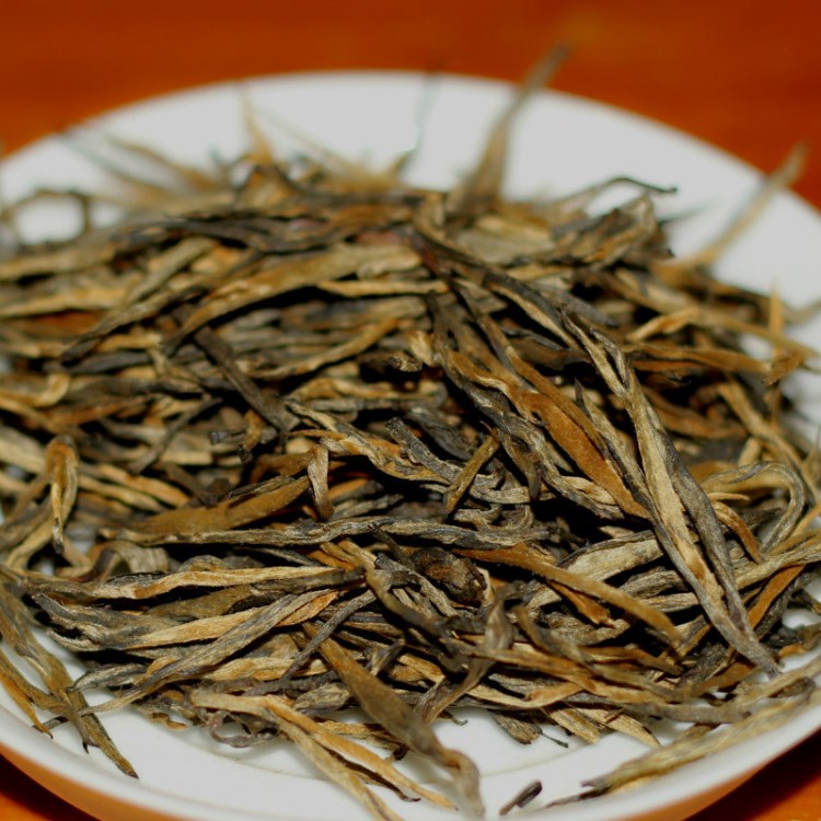 批发2018年早春茶 滇红茶 松针理条茶 凤庆晒红  厂家直销 500G