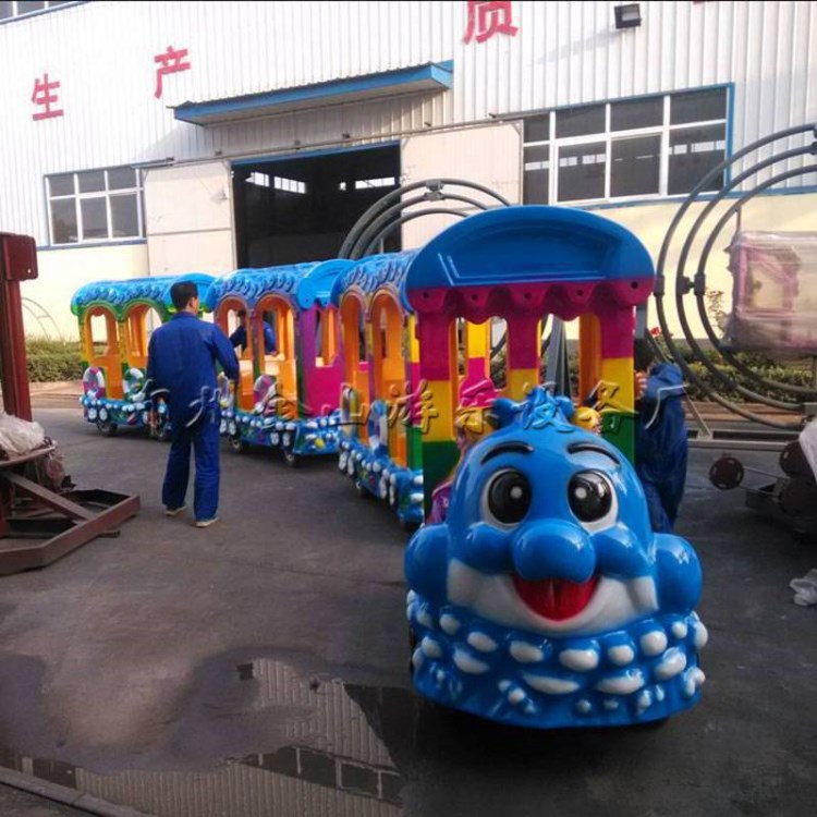 豪華旋轉(zhuǎn)木馬游樂(lè)設(shè)備鄭州游樂(lè)設(shè)備生產(chǎn)廠家大型戶(hù)外兒童轉(zhuǎn)馬價(jià)格