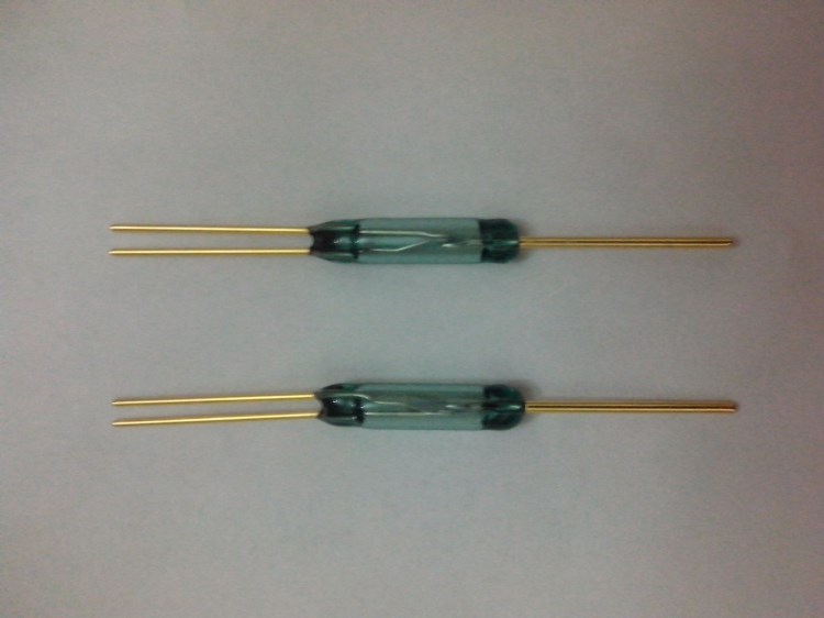 供應(yīng)原裝MKC17103三只腳常閉干簧管 磁簧管