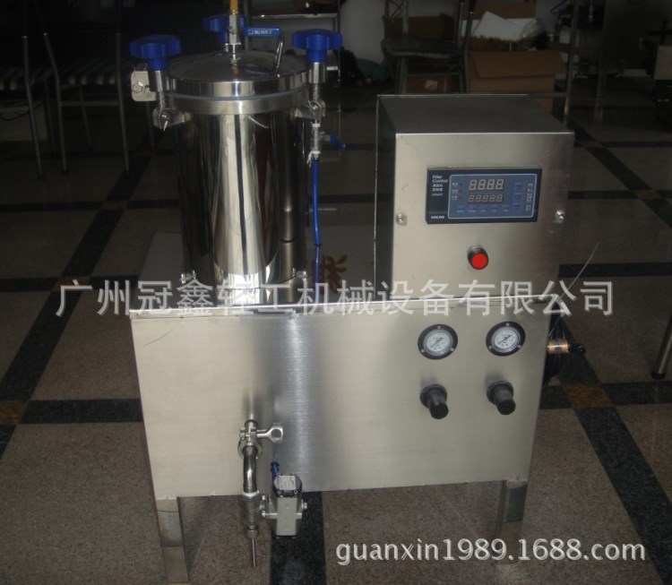 睫毛膏灌裝機，指甲油灌裝機