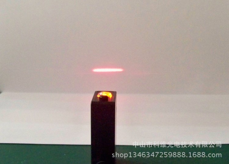 線光斑激光色標（漫反射，檢測距離300mm，設定距離)