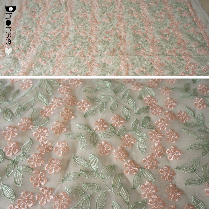 廠家直銷彩色花小清新網(wǎng)布刺繡滿幅滌綸絲網(wǎng)紗刺繡服裝裙擺批發(fā)