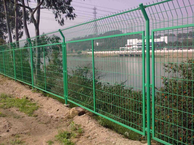 廊坊框架型護欄網  1.8*3米公路框架護欄網價格便宜