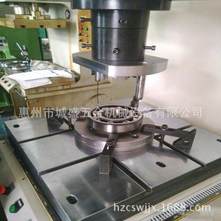 汽車配件，轉(zhuǎn)盤式壓裝機(jī)，液壓機(jī)， 數(shù)控電子伺服壓力機(jī)重慶廣州