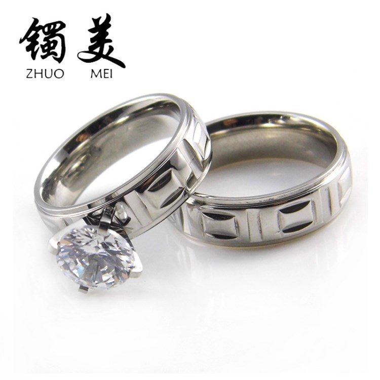 外貿(mào)水晶鋯石情侶戒指方格 不褪色不銹鋼飾品現(xiàn)貨低價