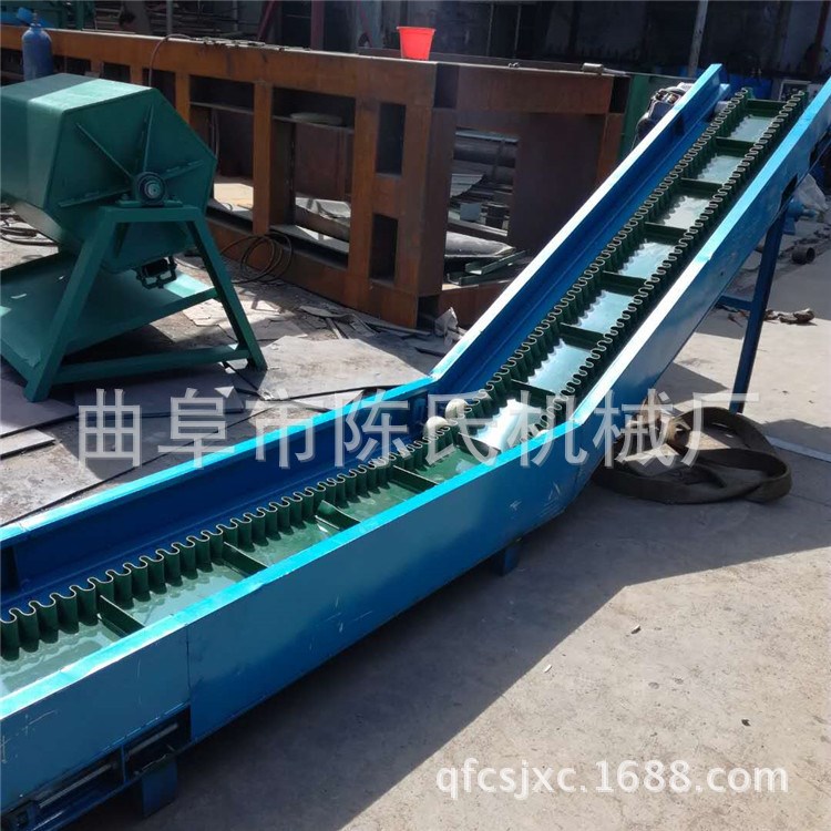 爬坡式加擋邊沙石裝車皮帶機袋裝水泥裝車移動型皮帶輸送機