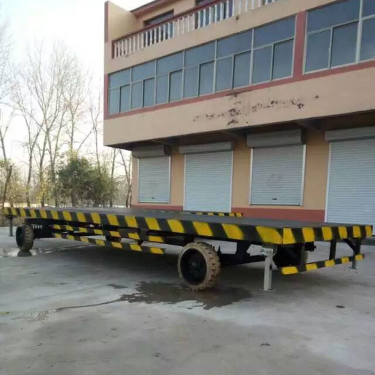 現(xiàn)貨供應(yīng)10噸平板拖車(chē)產(chǎn)地貨源全掛車(chē)外貿(mào)出口加工定制