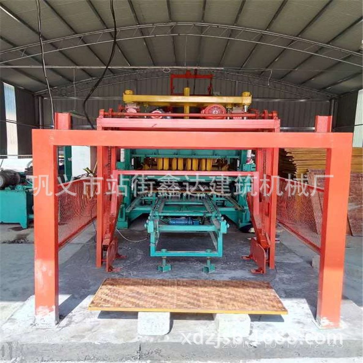 河南馬路花磚生產(chǎn)設(shè)備  新型液壓水泥花磚機(jī)