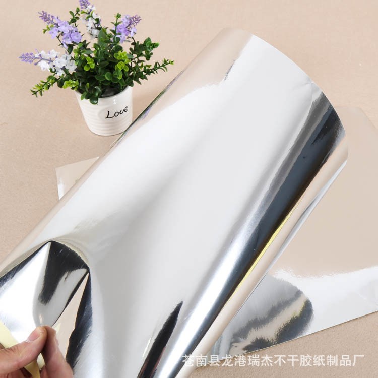 亮銀鋁箔紙不干膠材料 銀色不干膠材料標簽貼紙廠家定制價低物優(yōu)