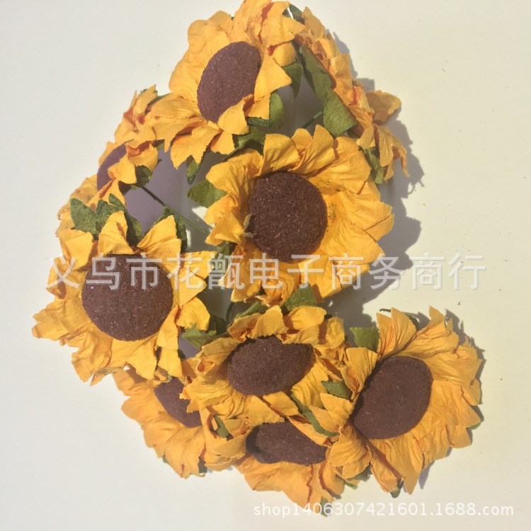 廠家供應(yīng)仿真太陽花紙花 手工向日葵 花環(huán)喜糖盒裝飾配件批發(fā)