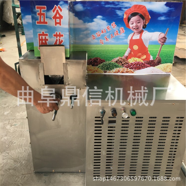 廠家生產(chǎn)玉米空心棒麻花機 汽油機帶動的雜糧膨化機報價