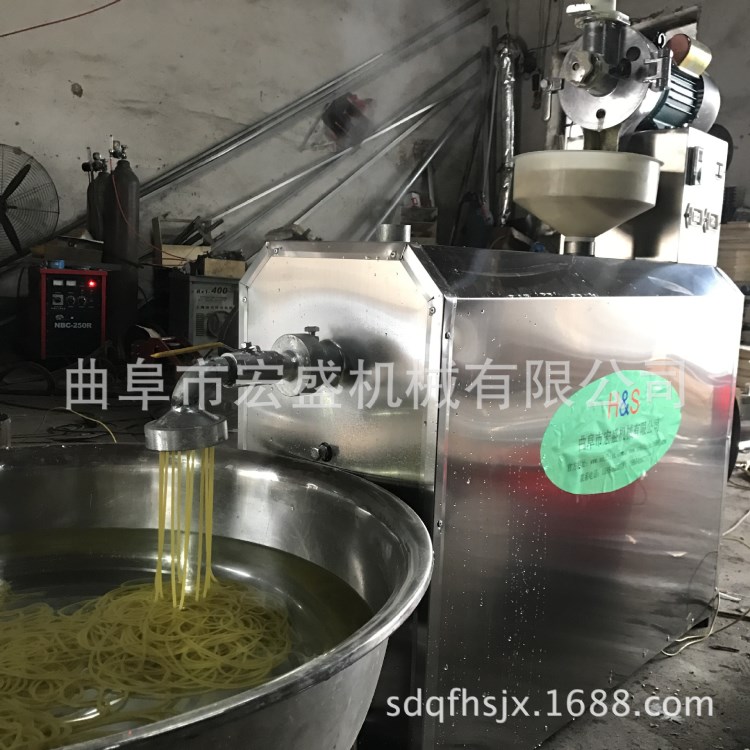 操作方便簡單馇條機(jī) 出機(jī)即食玉米馇條機(jī) 玉米面條機(jī) 冷面機(jī)