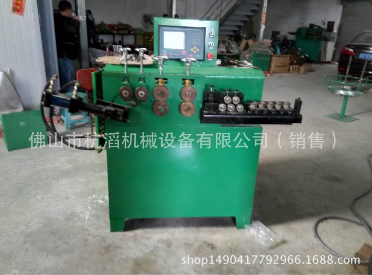 河南捕魚網(wǎng)罩打圈機(jī) 元宵節(jié)燈籠制作滾圓機(jī) 捕蟲網(wǎng)打圓機(jī)