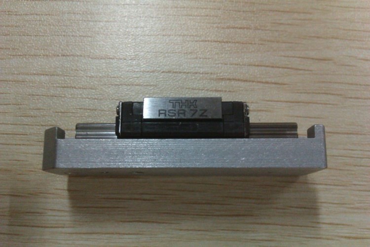 日本THK直線導(dǎo)軌 RSR5  RSR9微型滑塊