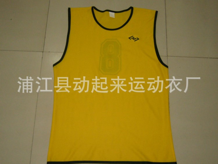 加工生產(chǎn)籃球服/籃球背心/ 足球衫 足球服足球套裝