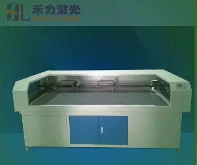 廠價批發直銷 彩色卡通木制扣子切割彩印服裝輔料加工設備