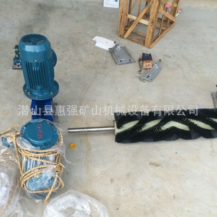 供應 電動滾筒清掃器 尼龍滾刷清掃器 皮帶輸送清掃器