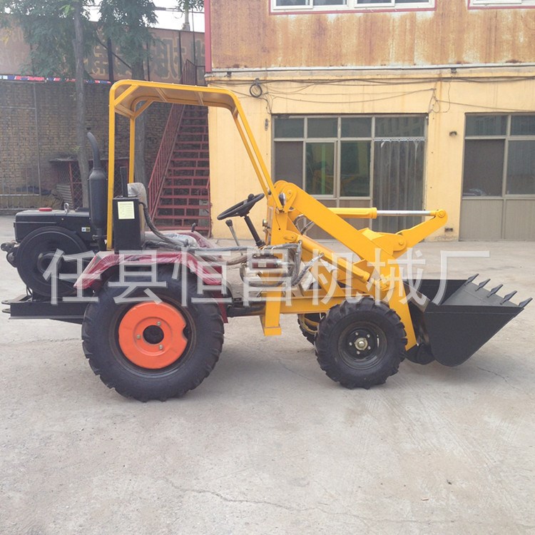 牧場好幫手新款裝載機 液壓助力轉(zhuǎn)向小鏟車 配備電啟動發(fā)動機