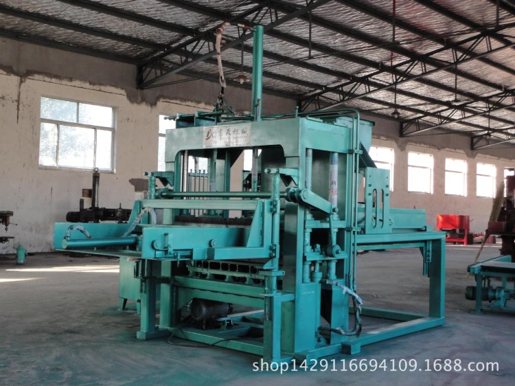 全自動(dòng)面包磚機(jī) 透水磚機(jī)械設(shè)備 護(hù)坡草坪磚設(shè)備