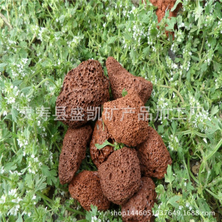 天然火山石多種規(guī)格 廠家現(xiàn)貨供應(yīng)紅色3-5CM 燒烤爐專用