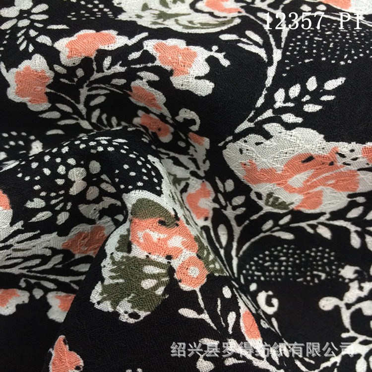 訂做人絲人棉印花女裝面料  RAYON  客戶保障 12357P黑底花