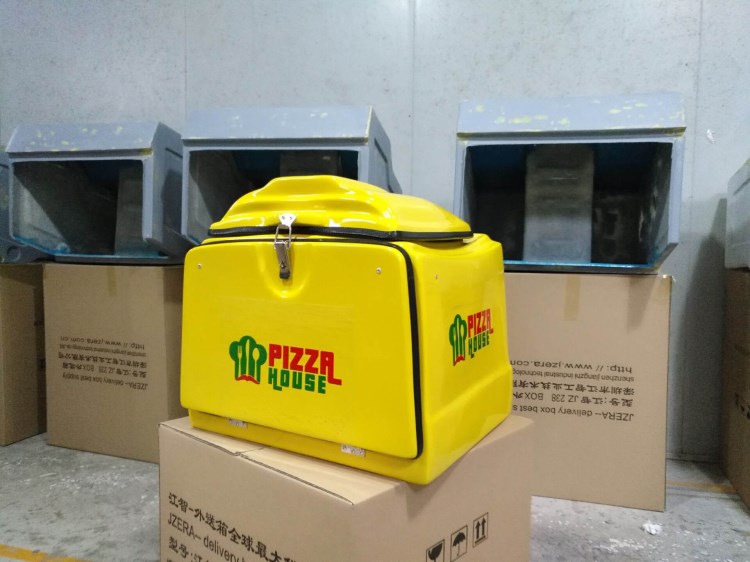 中東客戶訂購的江智玻璃鋼材質(zhì)摩托車尾箱后備箱外賣外送箱