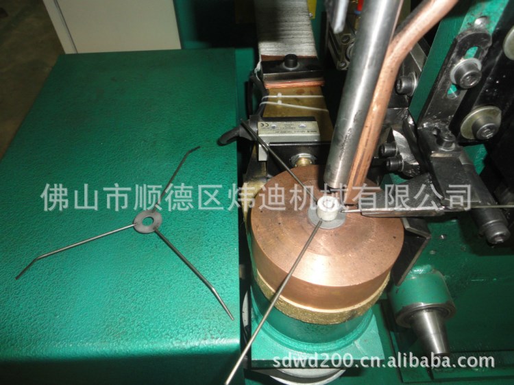 鐵線燈罩五金工藝品設(shè)備/燈飾工藝/鐵藝花籃工藝品自動點(diǎn)焊機(jī)