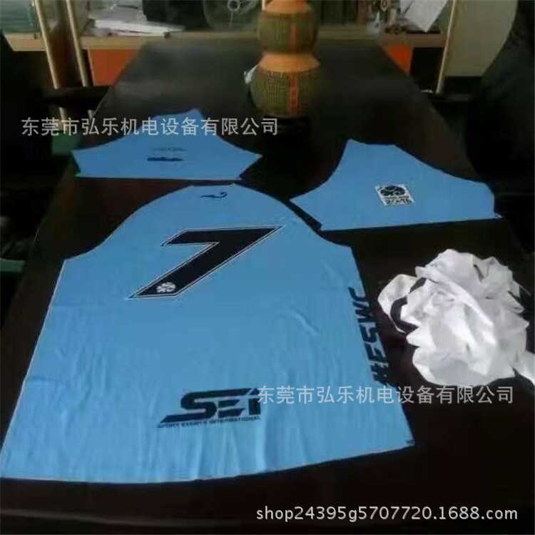 供應(yīng)數(shù)碼印花繡花蕾絲花邊切割機(jī)CCD照相機(jī)視覺對(duì)位激光鐳射機(jī)